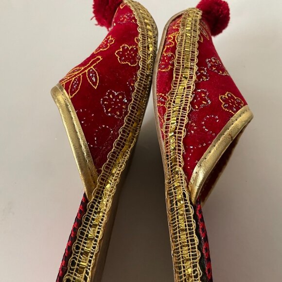 Traditional Red Embroidered Costume Slippers - Picture 9 of 11